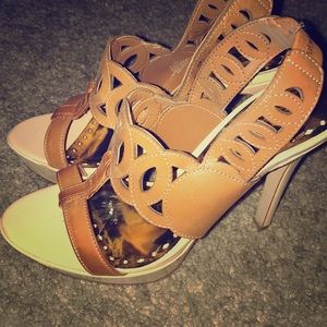 Bcbg platform heels